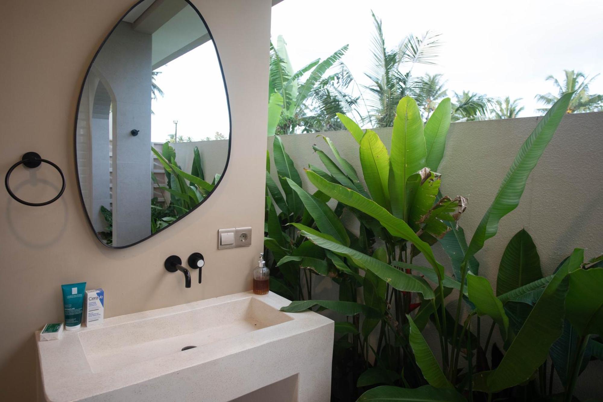 Adi Laxmi Villa Ubud Buitenkant foto